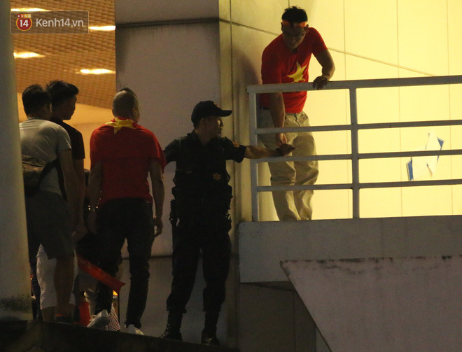 Vào sân Mỹ Đình xem tuyển Việt Nam mà không cần vé, chuyện tưởng đùa mà lại rất thật-2