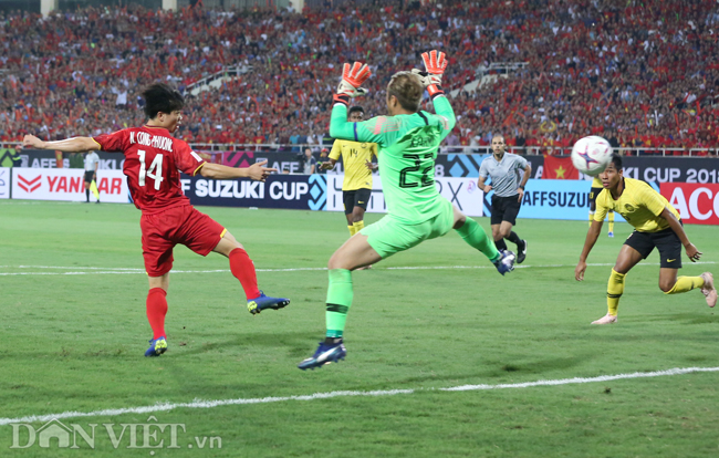 Ảnh: Công Phượng thổi cuồng phong vào dàn cầu thủ Malaysia-4