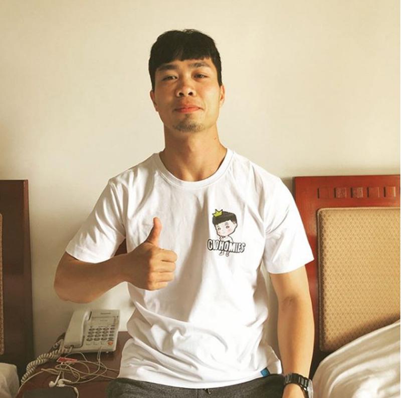 Anh dũng trên sân cỏ nhưng không thể ngờ Cuồng Phong Công Phượng lại diện quần rách-7