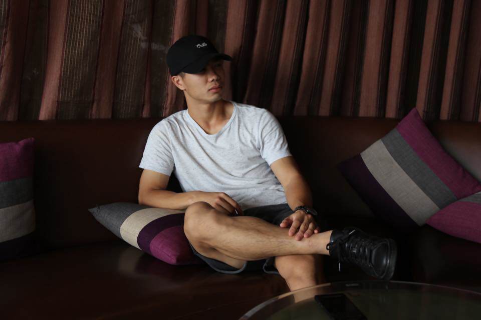 Anh dũng trên sân cỏ nhưng không thể ngờ Cuồng Phong Công Phượng lại diện quần rách-8