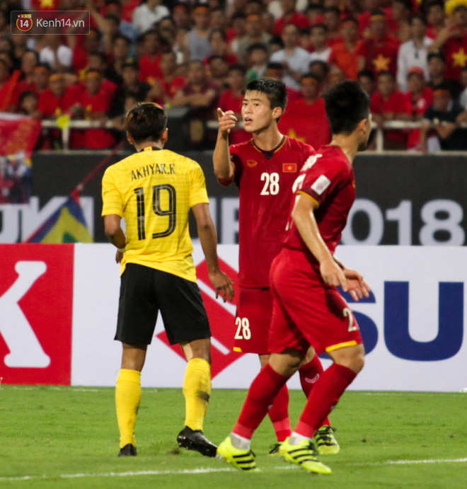 Sau trận thắng Malaysia, không ai ở tuyển Việt Nam có thể vượt mặt Duy Mạnh về độ gắt-4