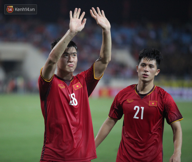Sau trận thắng Malaysia, không ai ở tuyển Việt Nam có thể vượt mặt Duy Mạnh về độ gắt-13