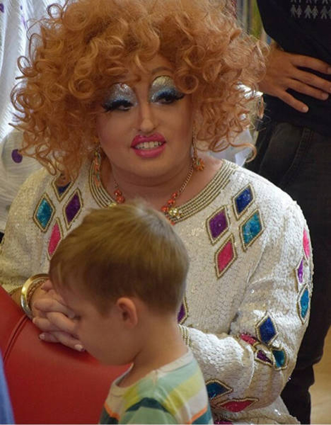 Khoảnh khắc cười rơi nước mắt với con người kỳ quặc-11