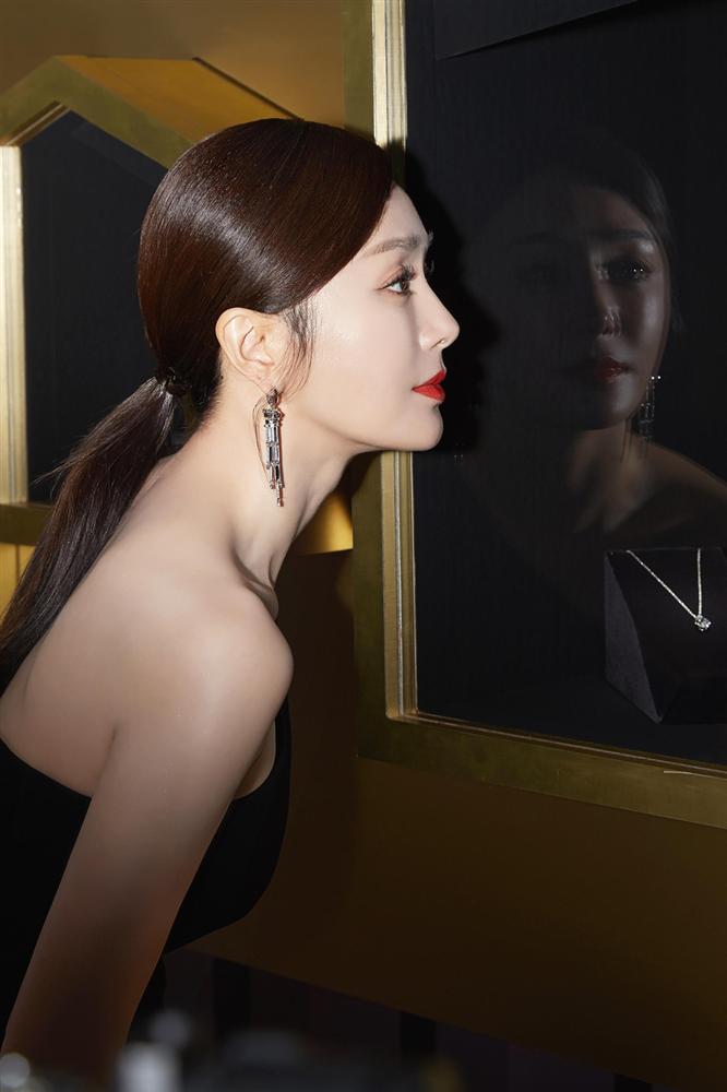 Vũ khí tối thượng giúp Tần Lam đánh gục nhan sắc của các mỹ nữ từ trẻ đến già-4