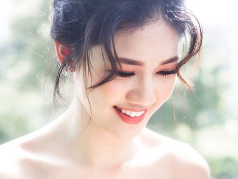 Á hậu Thanh Tú xác nhận tổ chức đám cưới với bạn trai U40 vào tháng 12 tới