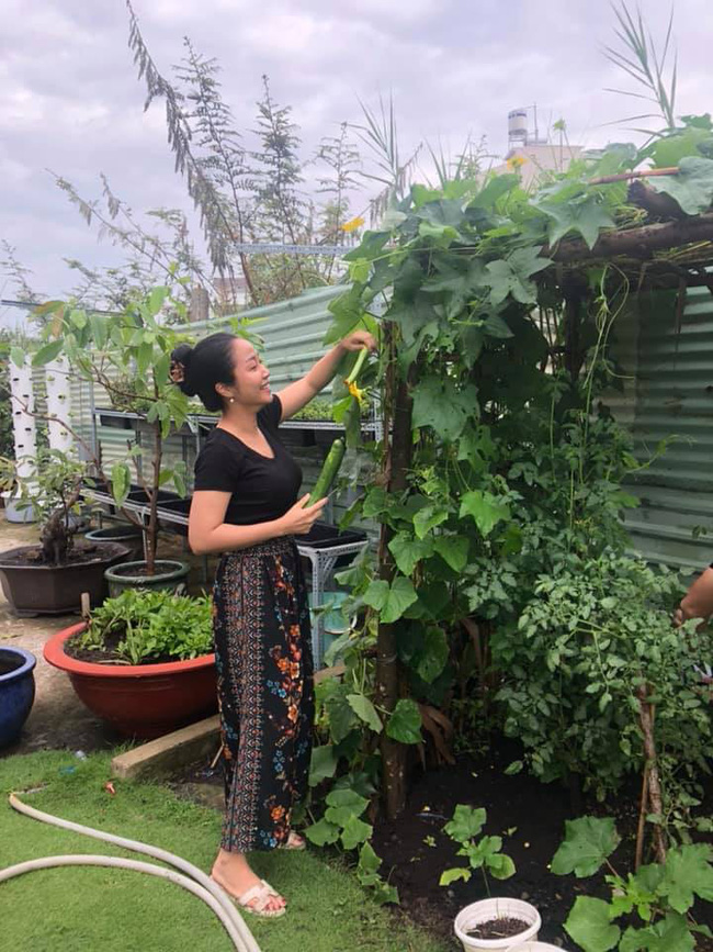 Vườn rau xanh tươi mơn mởn trong biệt thự tiền tỷ do chồng Ốc Thanh Vân trồng tặng 4 mẹ con-7