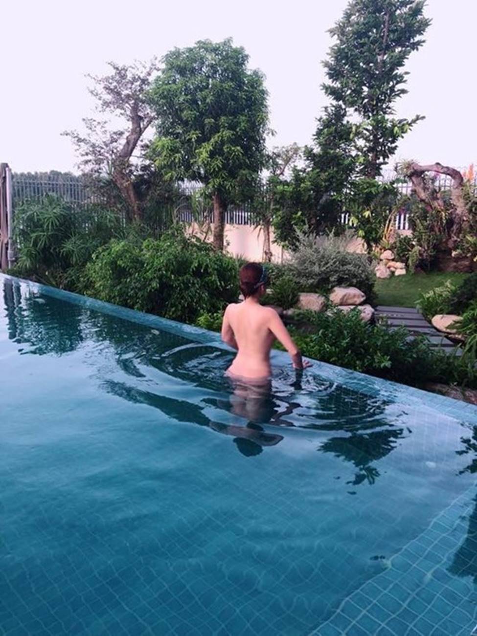 Hình nude xôn xao dư luận của hoa hậu tỷ phú, Võ Hoàng Yến và Thanh Hà-1