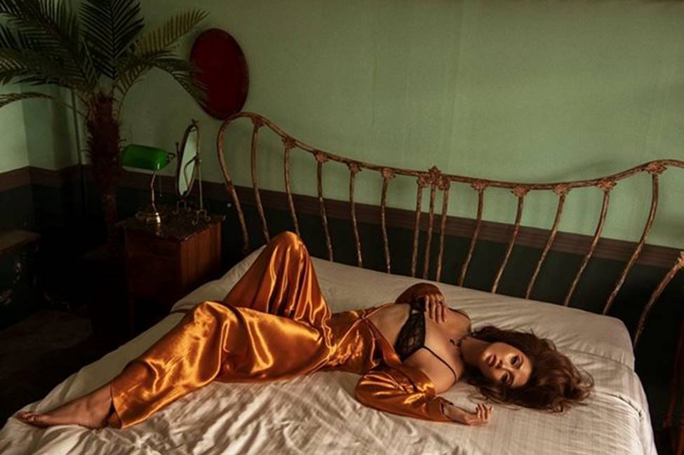 Hình nude xôn xao dư luận của hoa hậu tỷ phú, Võ Hoàng Yến và Thanh Hà-9