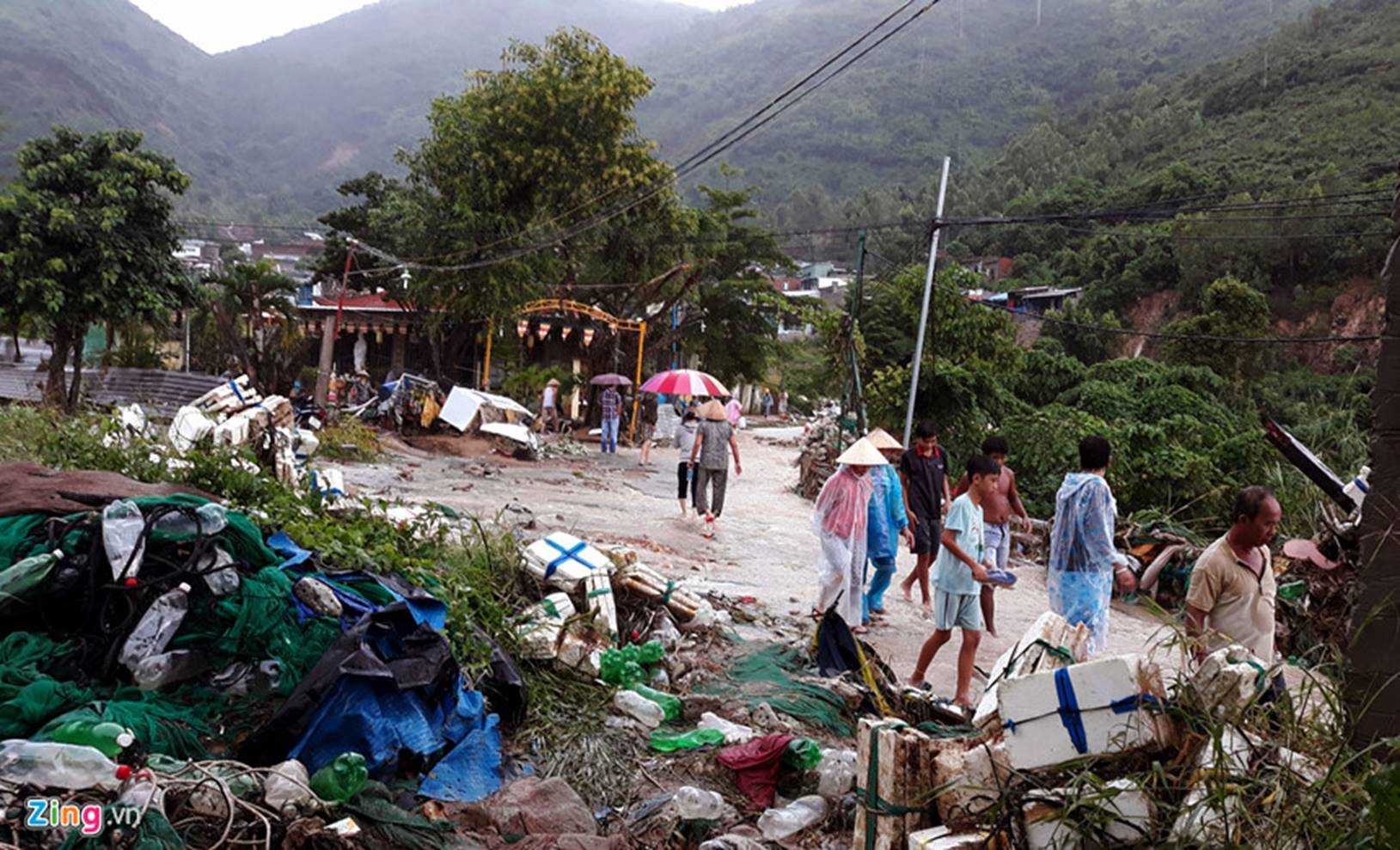 Hiện trường lũ cuốn, sạt lở làm 12 người tử vong ở Nha Trang-4