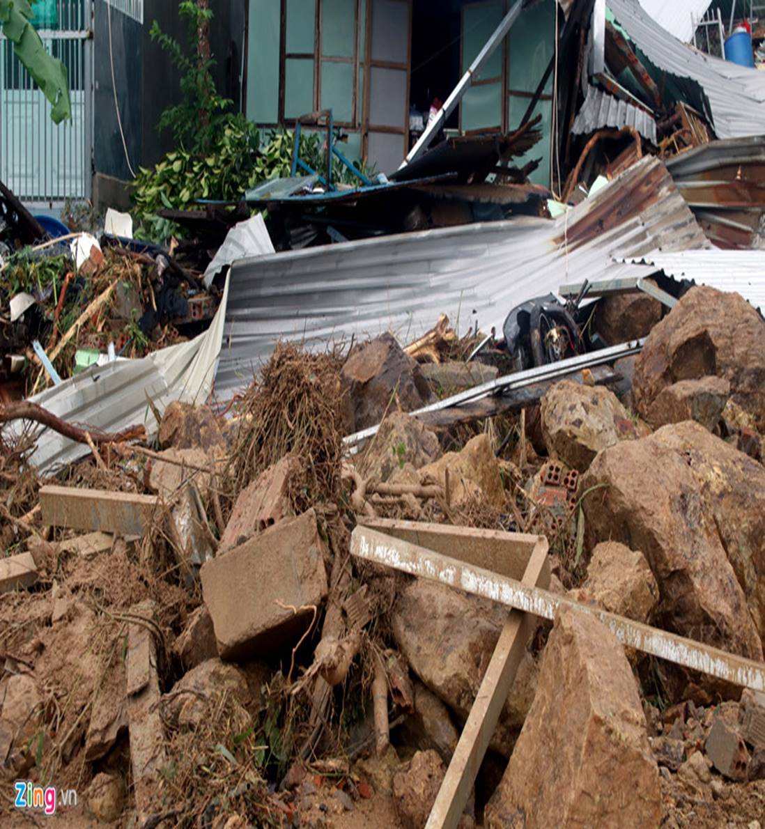 Hiện trường lũ cuốn, sạt lở làm 12 người tử vong ở Nha Trang-5