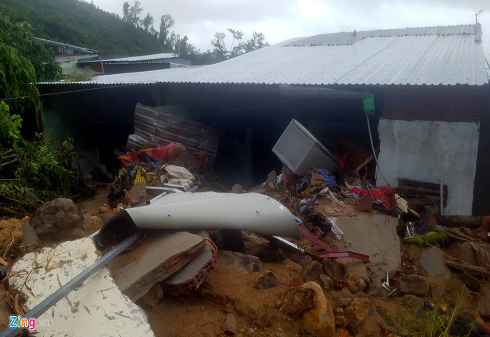 Hiện trường lũ cuốn, sạt lở làm 12 người tử vong ở Nha Trang-6
