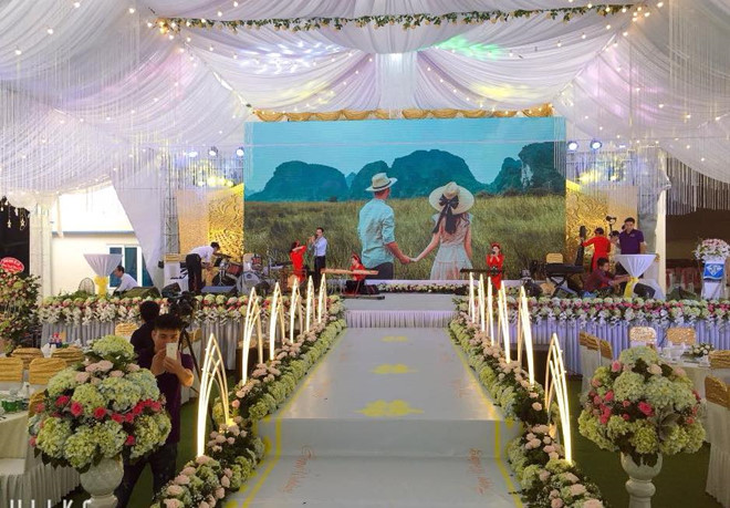 Xôn xao đám cưới khủng ở Cao Bằng: Trang trí 100% bằng hoa tươi, chỉ bắc rạp thôi đã ngốn 2,5 tỷ đồng-8