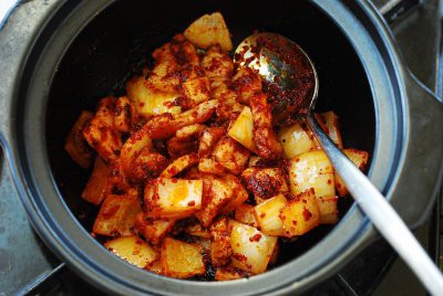Trời lạnh mà có tô canh đậu phụ kim chi hải sản thế này thì quả là tuyệt đỉnh-3