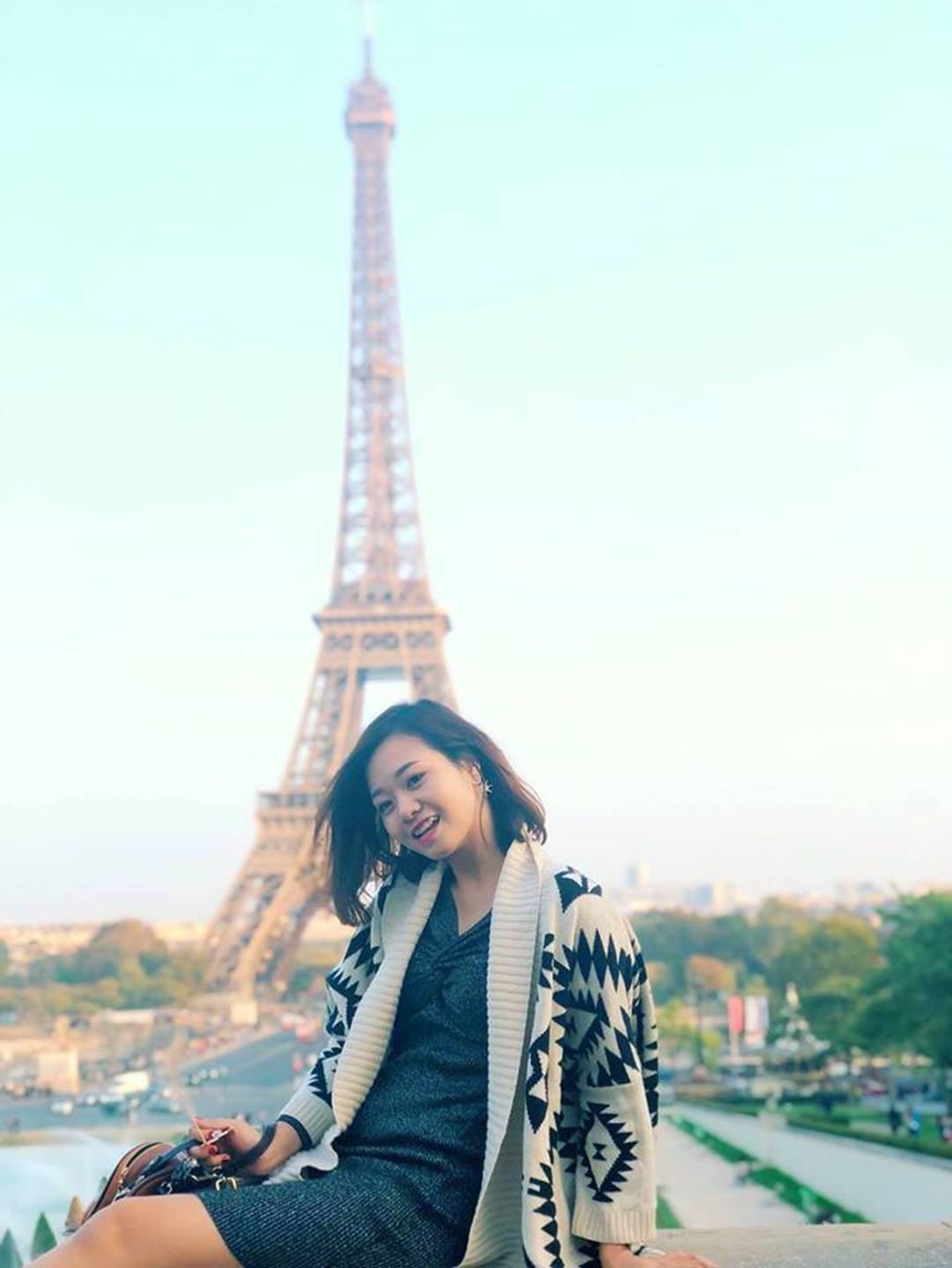 Bi hài của gái xinh chưa chồng: Hai lần lên đồ lồng lộn đều đụng hàng với cái rạp đám cưới-5