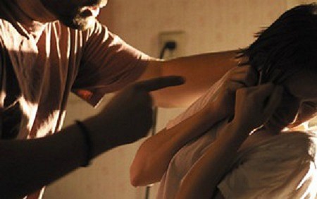 Bị chồng mới bạo hành, tìm về bên chồng cũ, câu chuyện tưởng bình thường lại khiến MXH giận dữ vì chi tiết này-2