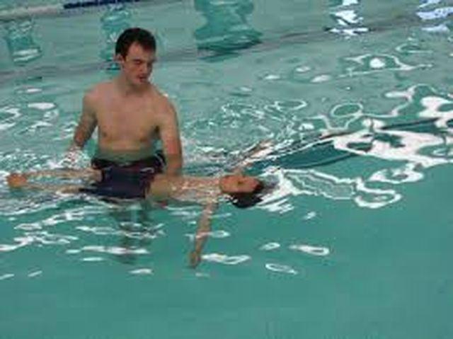 Cha sững người khi ngực con trai to như quả cam, không ngờ đi khám mắc bệnh hiếm gặp-1