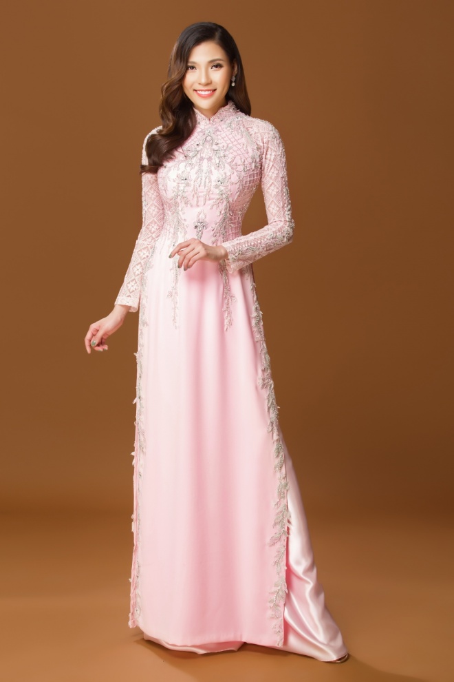 Vừa sinh con được 4 tháng, Thúy Diễm duyên dáng trong tà áo dài-10