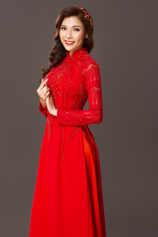 Vừa sinh con được 4 tháng, Thúy Diễm duyên dáng trong tà áo dài-17