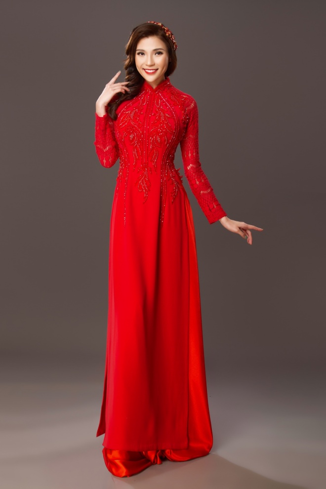 Vừa sinh con được 4 tháng, Thúy Diễm duyên dáng trong tà áo dài-18