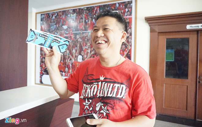 CĐV Việt Nam tại Myanmar: Ở đây bà con không đốt pháo sáng-2