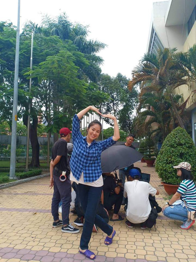 Gạo nếp gạo tẻ: Sau khi ra tù, Hân Hoa hậu vừa sến súa vừa lỗi mốt đến mức này sao?-7