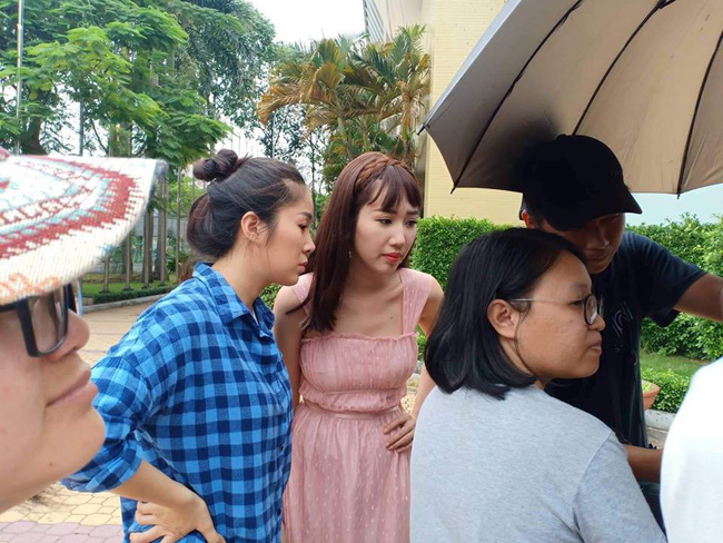 Gạo nếp gạo tẻ: Sau khi ra tù, Hân Hoa hậu vừa sến súa vừa lỗi mốt đến mức này sao?-4