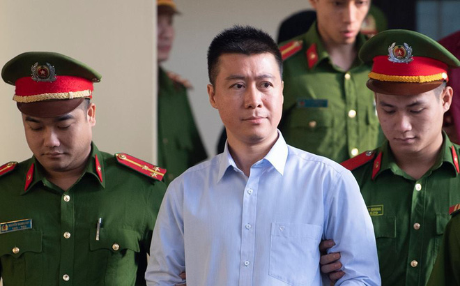 Phan Sào Nam khóc nói: Vợ con đang ở nhà thuê, 3 con được ông bà nuôi, nhà đã bán hết-1