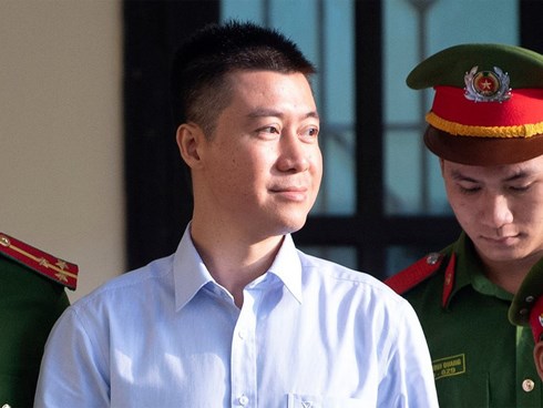 Phan Sào Nam khóc nói: Vợ con đang ở nhà thuê, 3 con được ông bà nuôi, nhà đã bán hết