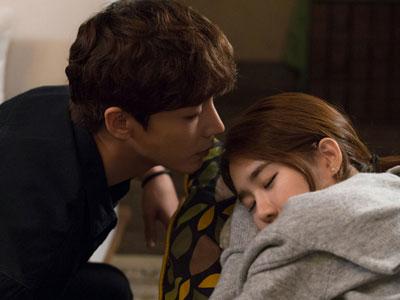 Chết sững giữa nhà khi thấy đứa bé lạ mặt gọi mẹ chồng mình là bà nội-1