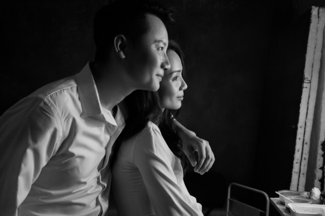 Vợ chồng Hoàng Bách hạnh phúc như thuở mới yêu trong bộ ảnh kỷ niệm 12 năm ngày cưới-2