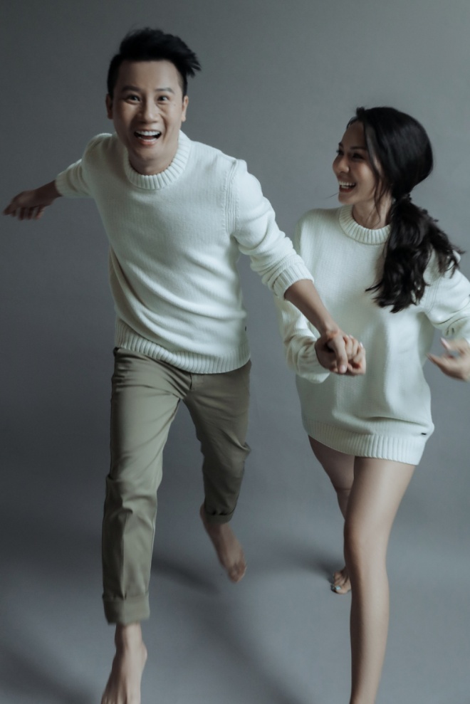 Vợ chồng Hoàng Bách hạnh phúc như thuở mới yêu trong bộ ảnh kỷ niệm 12 năm ngày cưới-12