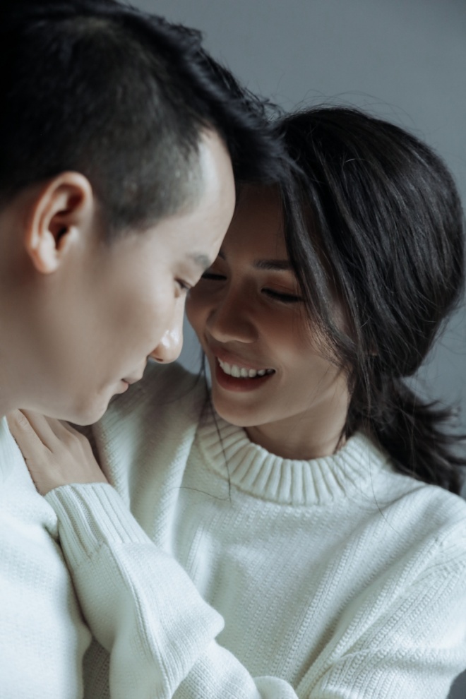 Vợ chồng Hoàng Bách hạnh phúc như thuở mới yêu trong bộ ảnh kỷ niệm 12 năm ngày cưới-14