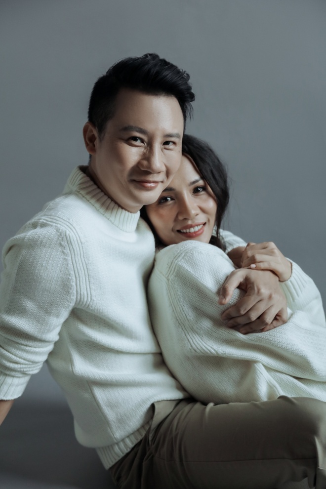 Vợ chồng Hoàng Bách hạnh phúc như thuở mới yêu trong bộ ảnh kỷ niệm 12 năm ngày cưới-17