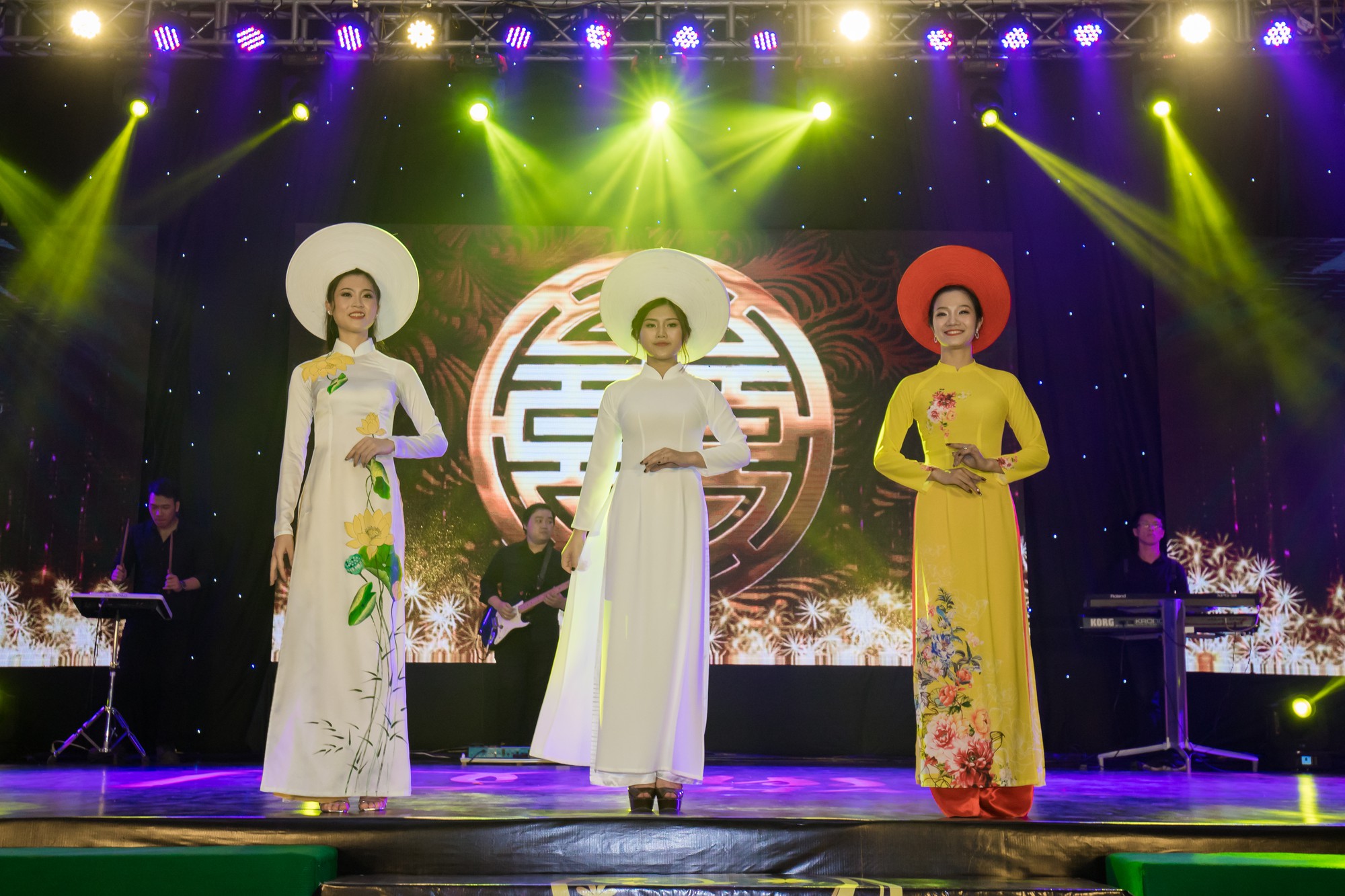 Đã tìm ra cô gái xinh đẹp nhất trường Đại học Nội vụ năm 2018-13