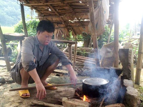 Phận đời khốn khổ của chàng thanh niên bị tạt axit nhầm