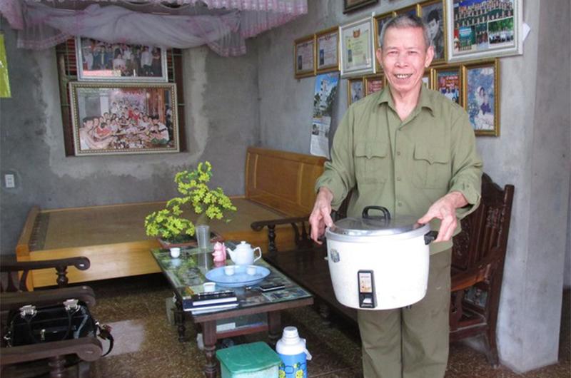 4 gia đình con đàn cháu đống đông nhất Việt Nam, riêng vua đẻ có tới 2 vợ, 21 con-5