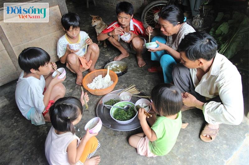 4 gia đình con đàn cháu đống đông nhất Việt Nam, riêng vua đẻ có tới 2 vợ, 21 con-7