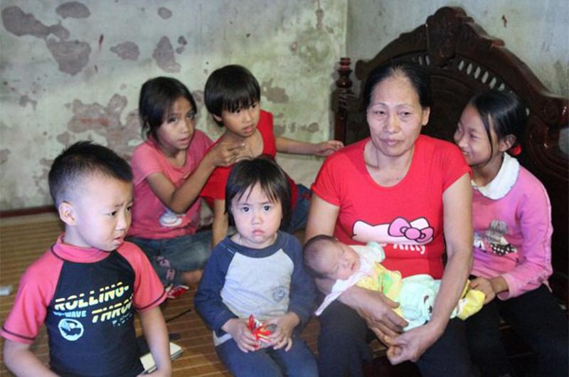 4 gia đình con đàn cháu đống đông nhất Việt Nam, riêng vua đẻ có tới 2 vợ, 21 con-11