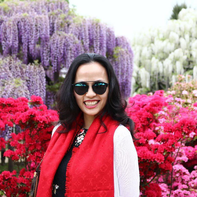 Sau 15 năm kết hôn, MC đình đám của VTV mới khoe ảnh cận mặt vợ, nhan sắc cô ấy khiến ai nấy bất ngờ-17