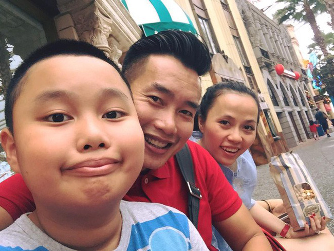 Sau 15 năm kết hôn, MC đình đám của VTV mới khoe ảnh cận mặt vợ, nhan sắc cô ấy khiến ai nấy bất ngờ-16