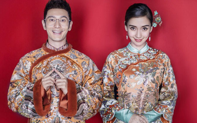 Hình ảnh xôn xao: Triệu Vy ngồi giữa làm vạch phân cách cặp đôi Angela Baby - Huỳnh Hiểu Minh đang gặp trục trặc?-13