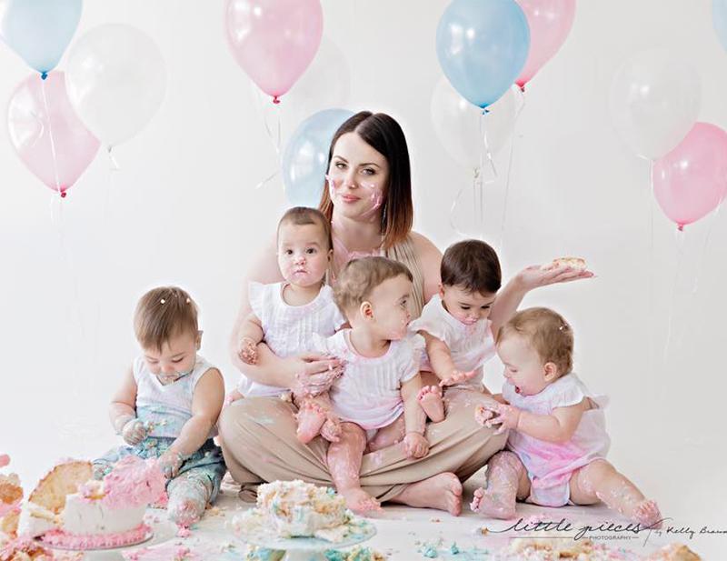 Mẹ mang 5 con trong bụng đẹp tựa nữ thần, nhìn sang đàn con sau 3 năm mới choáng ngợp-12