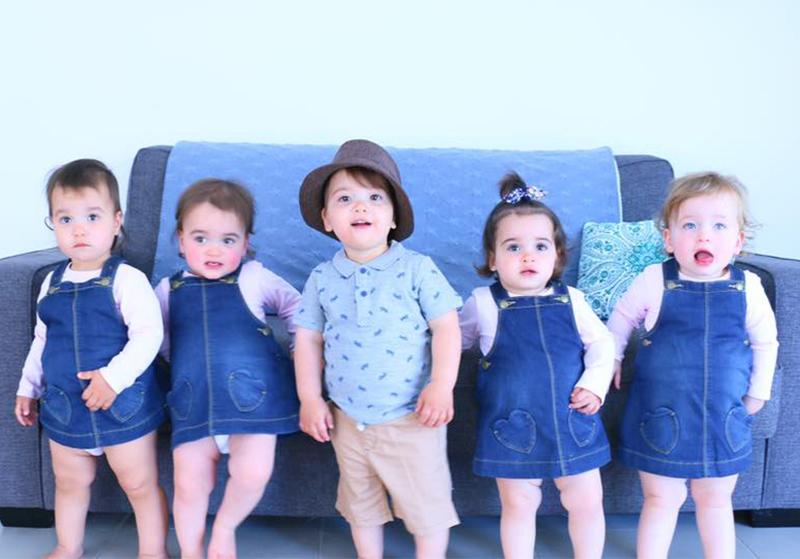 Mẹ mang 5 con trong bụng đẹp tựa nữ thần, nhìn sang đàn con sau 3 năm mới choáng ngợp-16