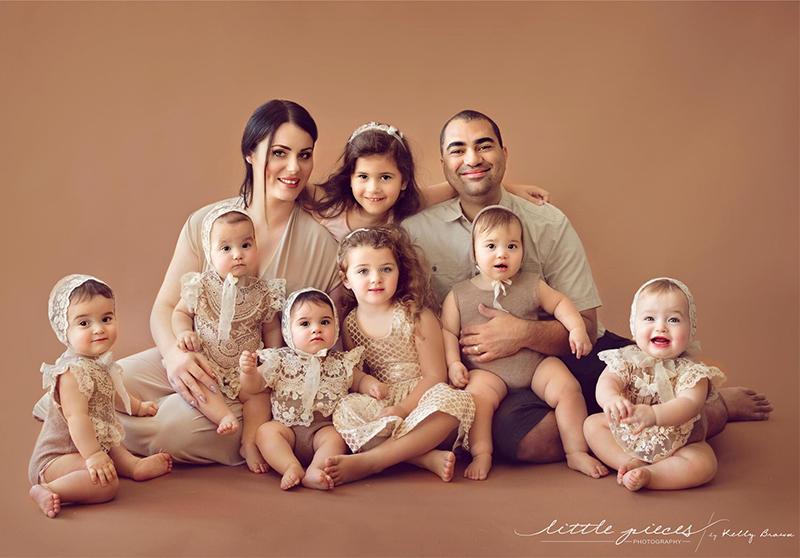 Mẹ mang 5 con trong bụng đẹp tựa nữ thần, nhìn sang đàn con sau 3 năm mới choáng ngợp-9