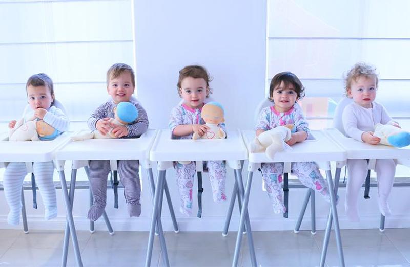 Mẹ mang 5 con trong bụng đẹp tựa nữ thần, nhìn sang đàn con sau 3 năm mới choáng ngợp-18