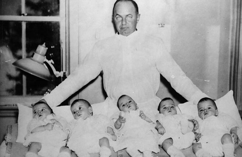 Mẹ mang 5 con trong bụng đẹp tựa nữ thần, nhìn sang đàn con sau 3 năm mới choáng ngợp-25