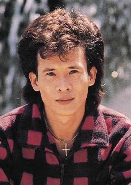 Người hâm mộ lao vào nhà gặp mặt giữa đêm khuya, Tuấn Vũ đang ngủ vẫn phải dậy tiếp khách!-1