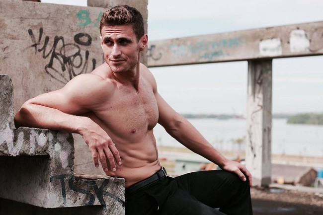 Những thầy giáo soái ca nổi tiếng do học sinh chụp lén: Đẹp trai, cao ráo, thân hình chuẩn thế này ai chẳng muốn học!-10