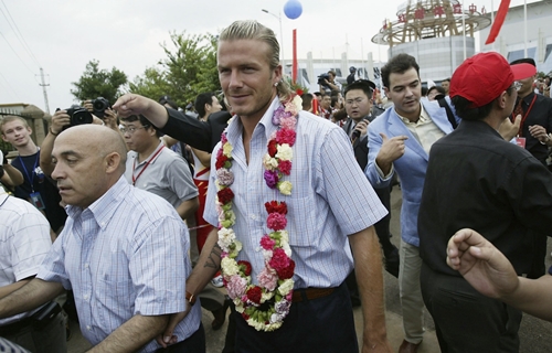 Trước khi mặc đẹp nhất thế giới, Beckham từng lao đao vì mặc thảm họa-6