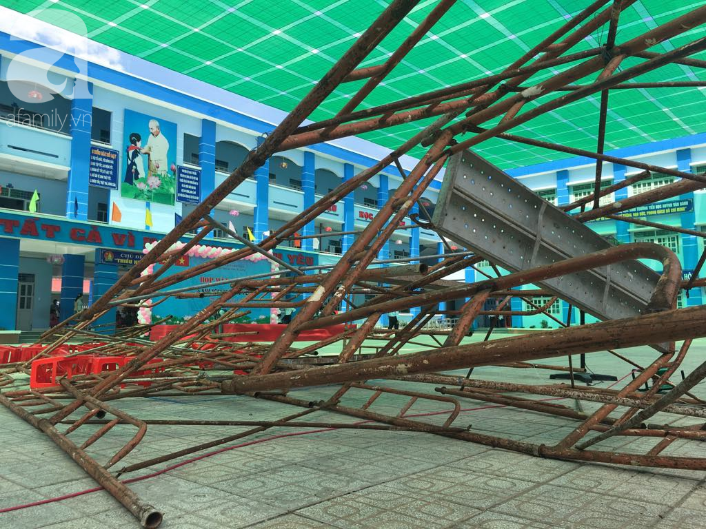 Hiện trường vụ sập giàn giáo khiến hàng chục học sinh tiểu học nhập viện trong lễ 20/11: Cảnh tượng lúc đó rất sợ hãi-4